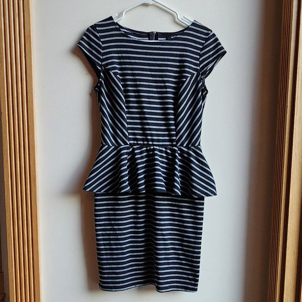 Mossimo Supply Co. Black/Gray Striped Ruffled Jersey Dress Size 8